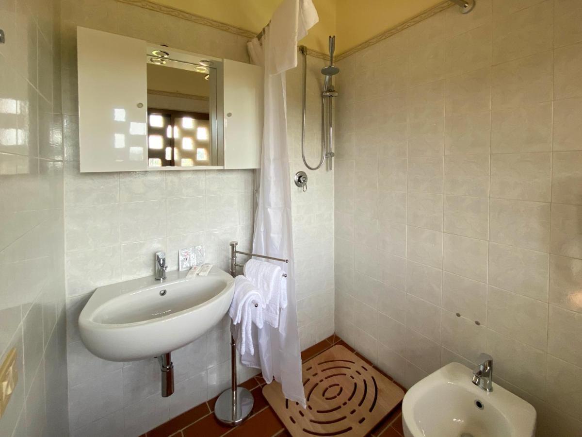 Montevecchio Apartments Montopoli in Val d'Arno Ngoại thất bức ảnh